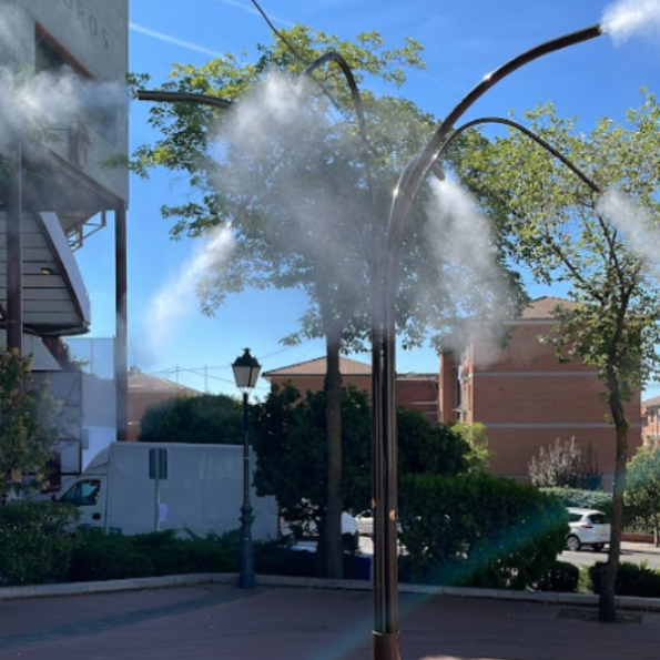 Palmera de Nebulización para Plazas y Eventos | Drip&Fresh